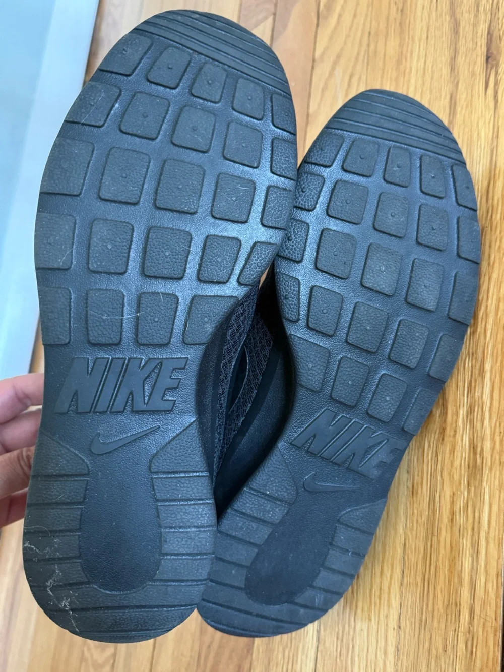 Women’s Nike Black Mesh sneakers